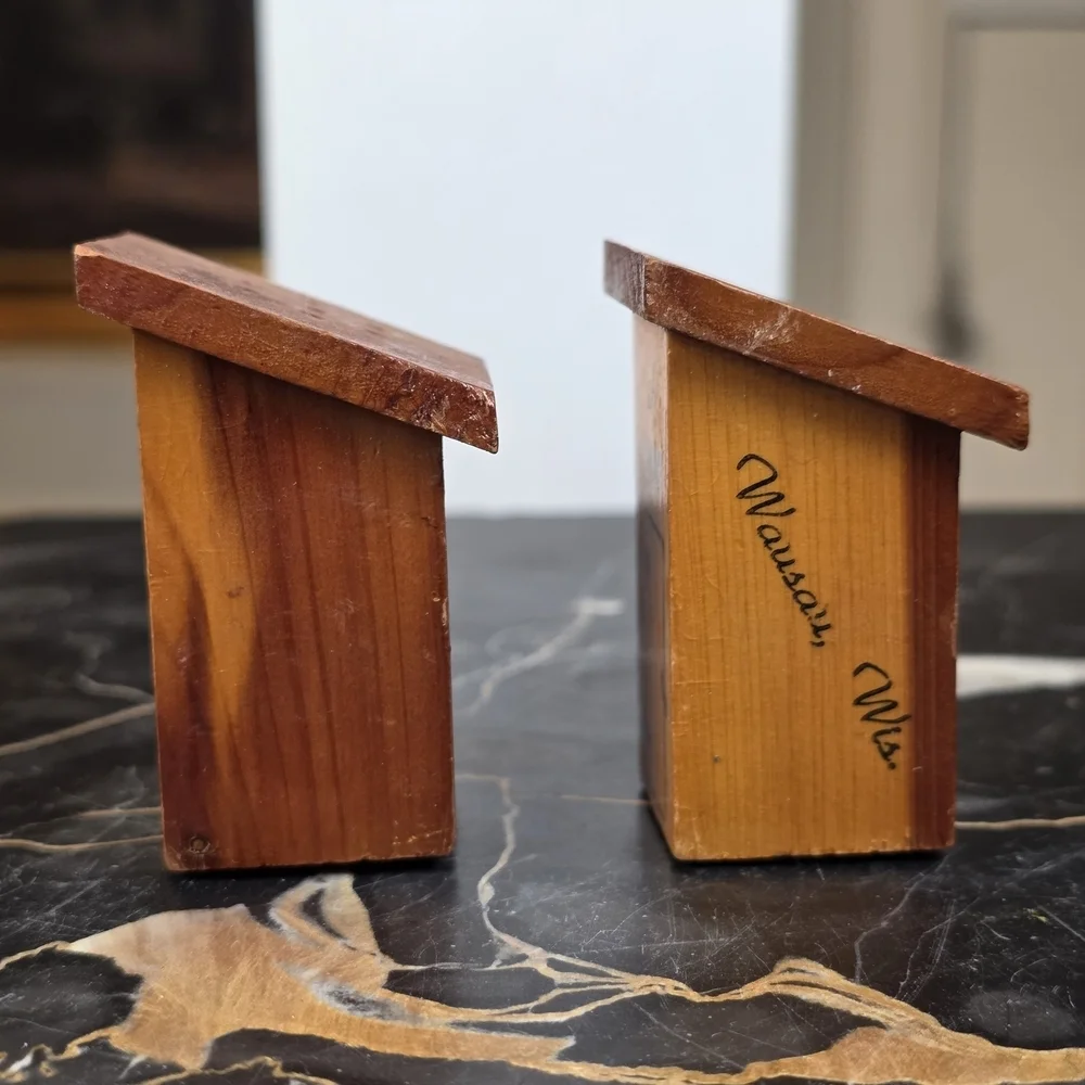 Wood Outhouse Ma & Pa Salt & Pepper Shakers Souvenir Wausau Wisconsin - Picture 2 of 6